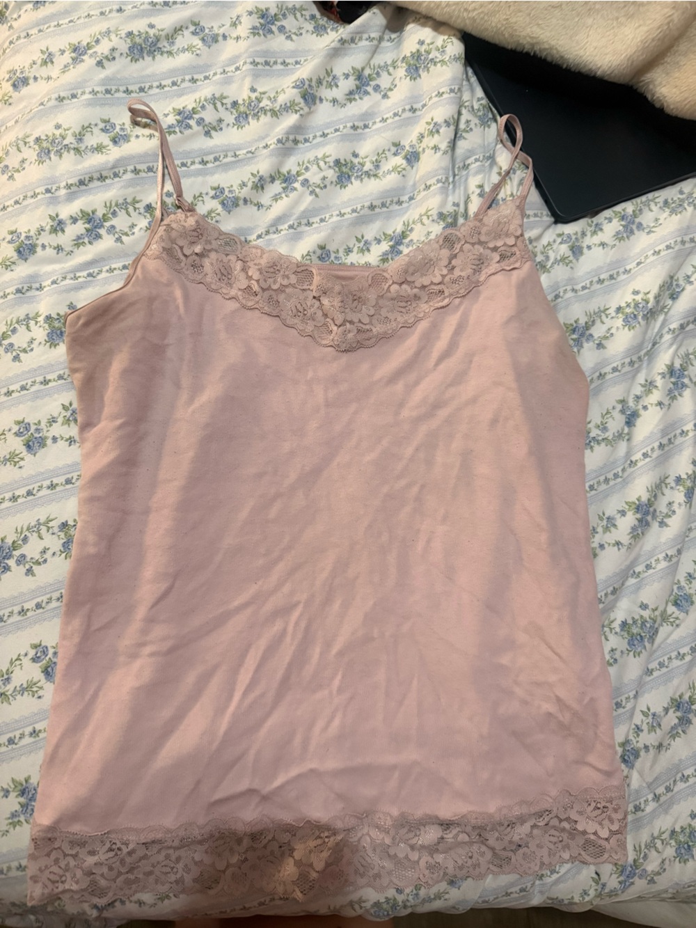 🎀Pink Lace Trim Cami